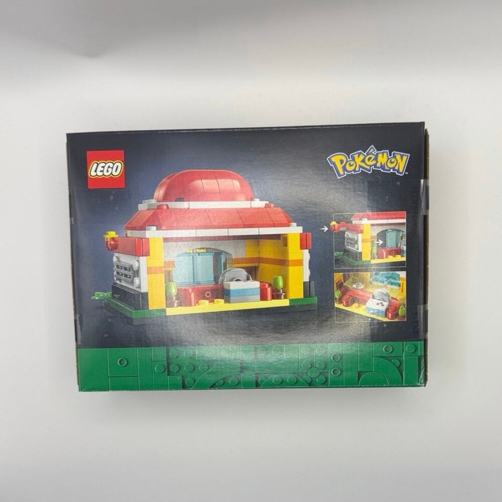 Lego Mini Pokemon Center 40911 - Picture 2 of 3